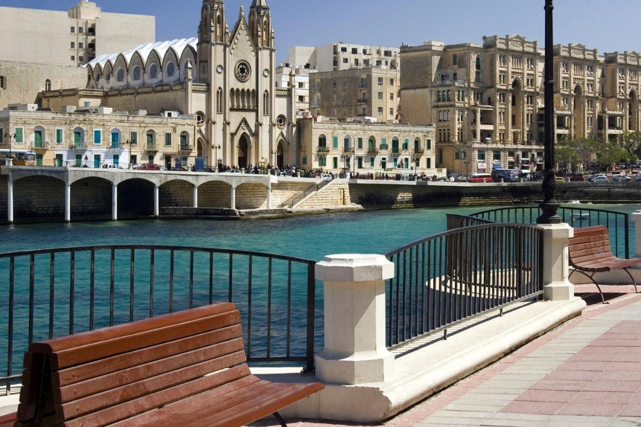 Seafront Lux Apart Inc Pool, Upmarket Area Слима Экстерьер фото