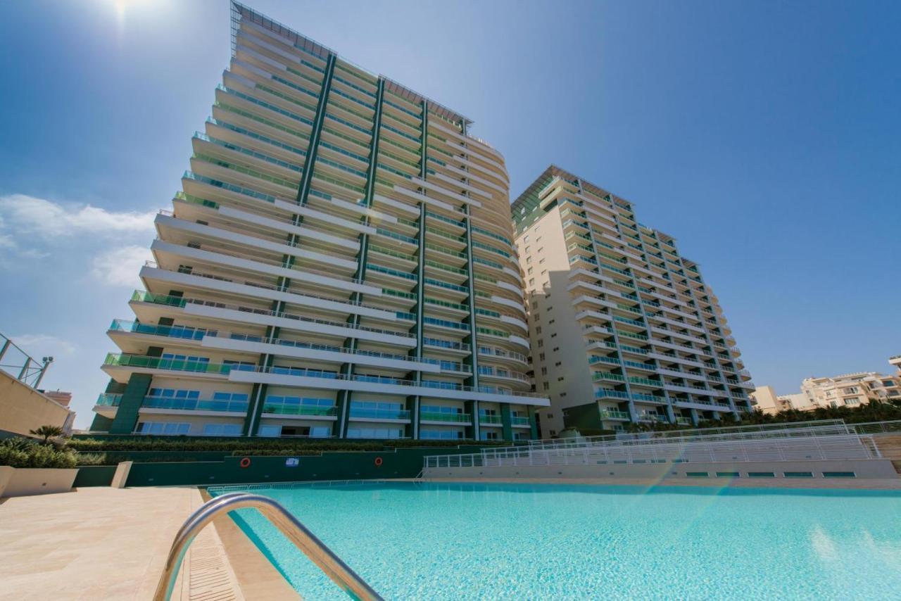 Seafront Lux Apart Inc Pool, Upmarket Area Слима Экстерьер фото